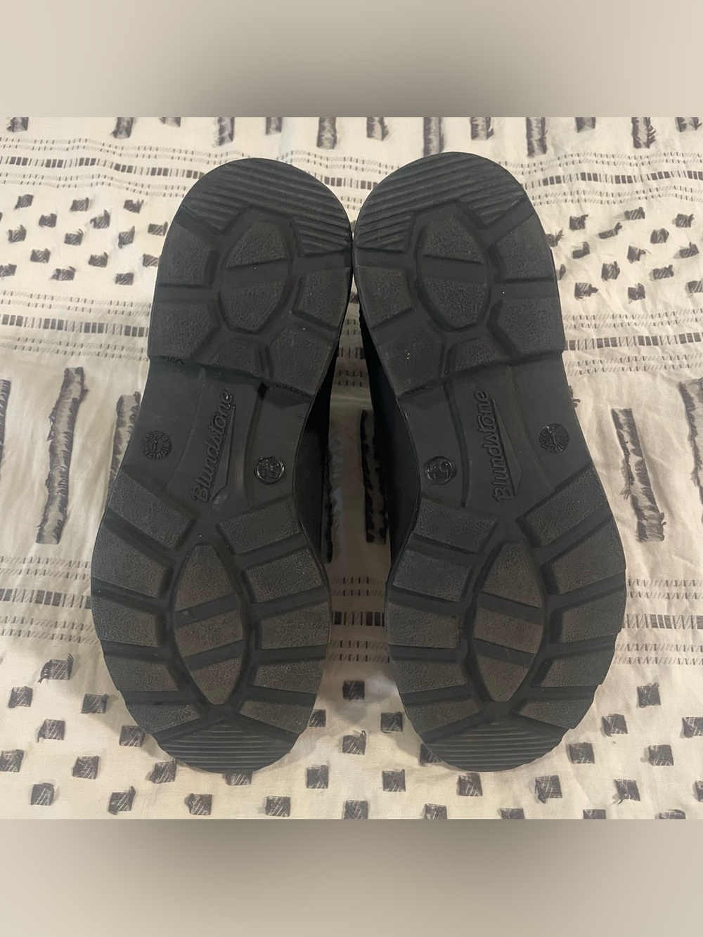 Blundstone Black Chelsea Boot with Gray Panels - Picture 4 of 5